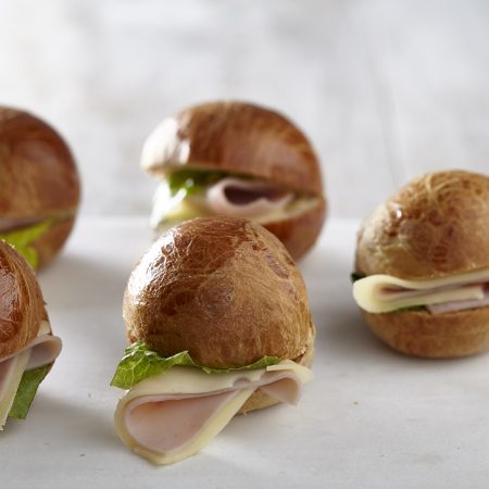 Brioche με τυριά και αλλαντικά