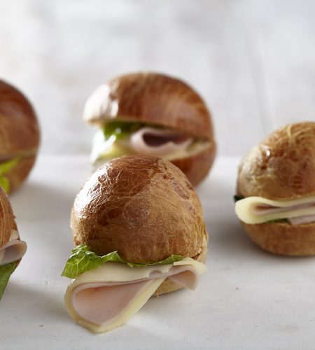Brioche με τυριά και αλλαντικά